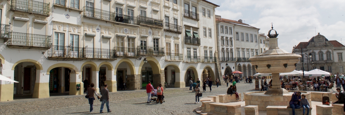 Évora